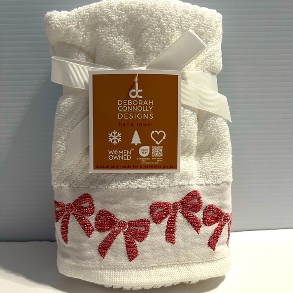 Deborah Connolly Designs Other - Deborah Connolly Designs Red Bow Hand Towels-Set of 2- NWT